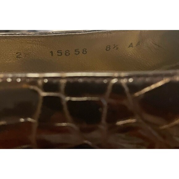 Stuart Weitzman Women’s Crocodile Embossed Brown Leather Block Heel Pumps 8.5 AA - Picture 7 of 7